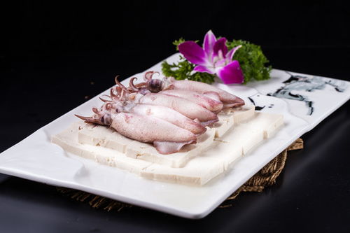 春日鲜香｜香椿鸡蛋什锦肥牛的烹饪美学与图片赏析
